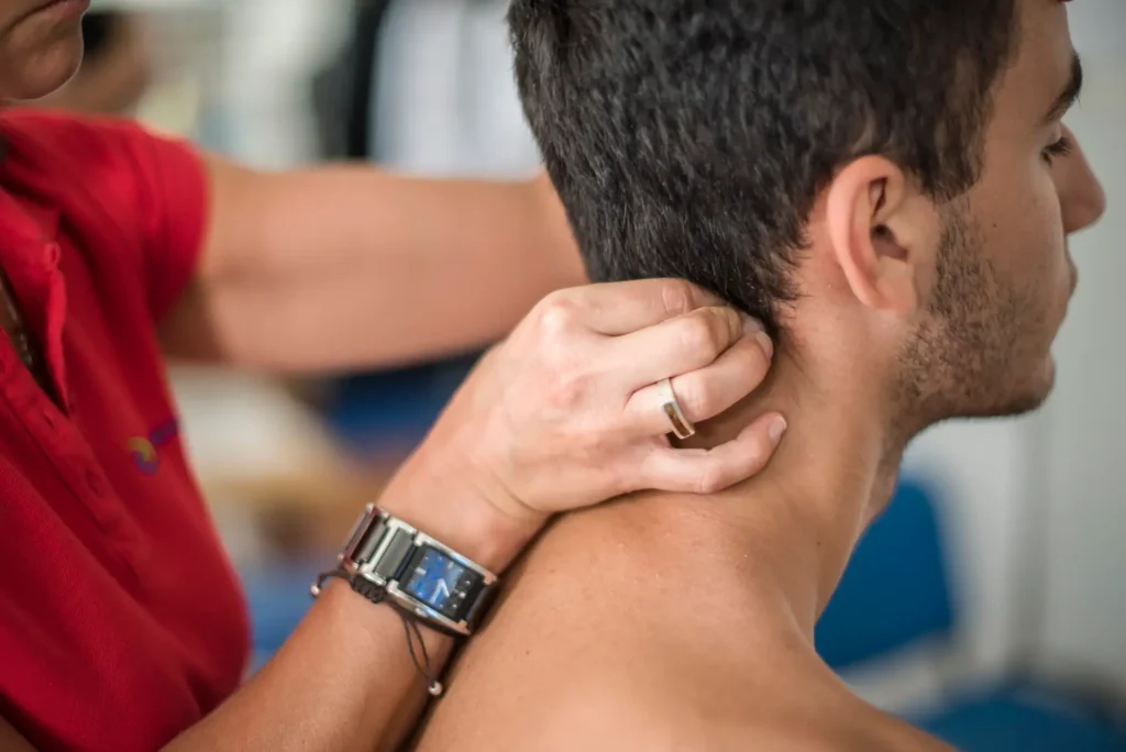 Is It Possible to Treat Neck Pain Caused by Office Work with Physiotherapy?